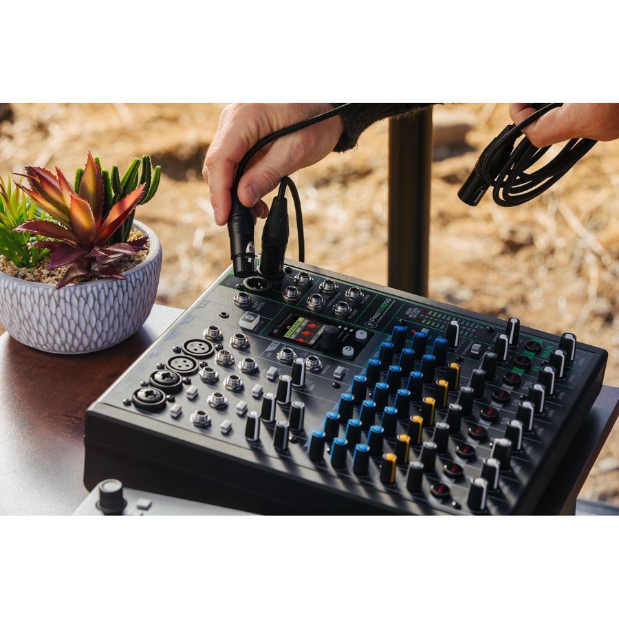 Mackie ProFX10GO 10-kanals batteridrevet mikser med effekter og USB