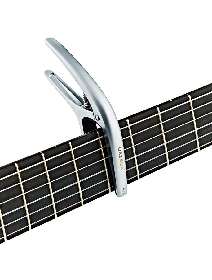 Ortega TWCAPO-CR Twin Capo for flate og kurvede fretboards, Chrome