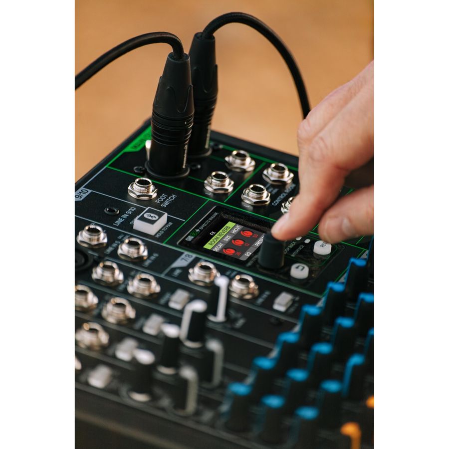 Mackie ProFX10GO 10-kanals batteridrevet mikser med effekter og USB