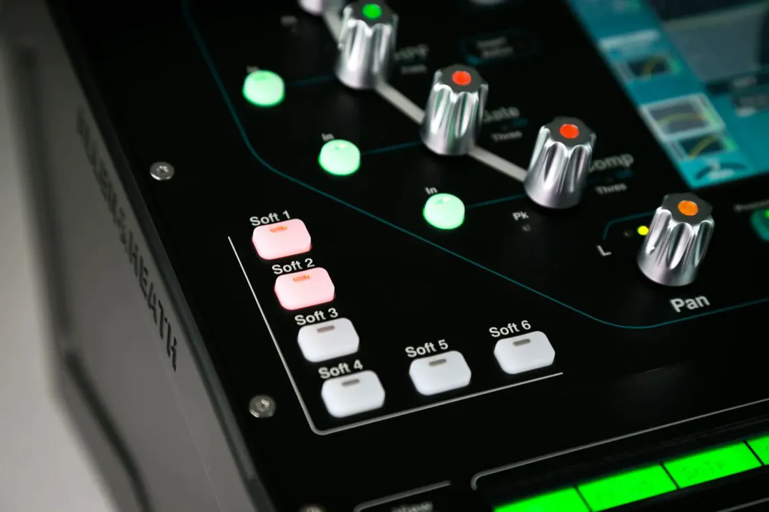 A&H SQ-5, 48ch digital mixer, 96kHz